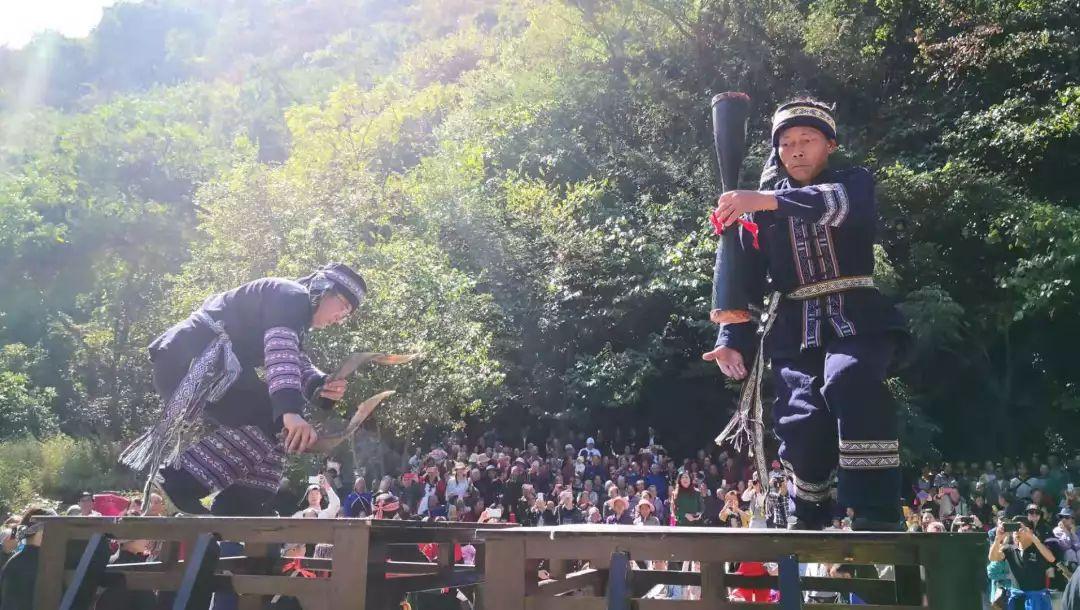 最新挪腳舞，舞動(dòng)時(shí)尚潮流的炫酷舞步引領(lǐng)風(fēng)尚新潮流