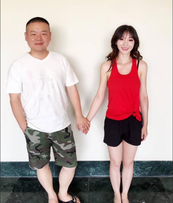 岳云鵬與柳巖攜手演繹最新小品，笑中帶淚，情感觸動人心之夜