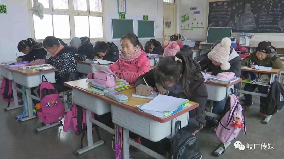 底川村委會最新領(lǐng)導(dǎo)概覽，領(lǐng)導(dǎo)團隊及職責(zé)介紹