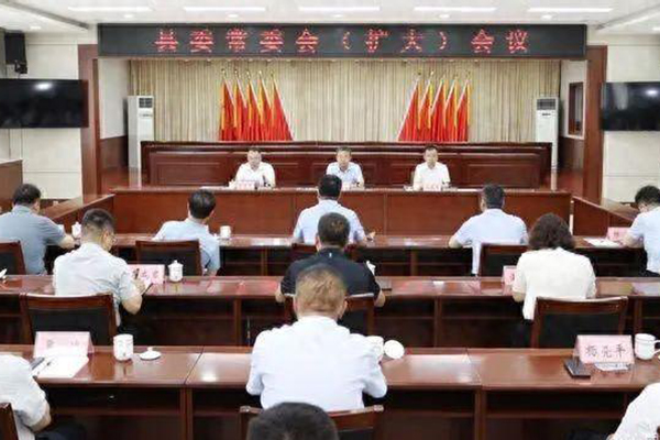 仁欽則村人事任命更新及其深遠影響