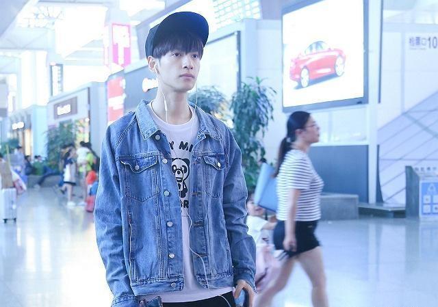2025年新澳門與香港天天免費(fèi)精準(zhǔn)大全119期44-48-34-37-33-41T：41