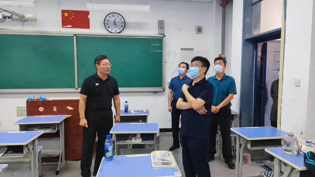 二七區(qū)教育局領(lǐng)導團隊引領(lǐng)教育革新，塑造未來之光新篇章