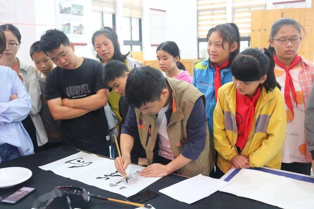 墨脫縣成人教育事業(yè)單位新任領(lǐng)導(dǎo)展望與發(fā)展前景分析