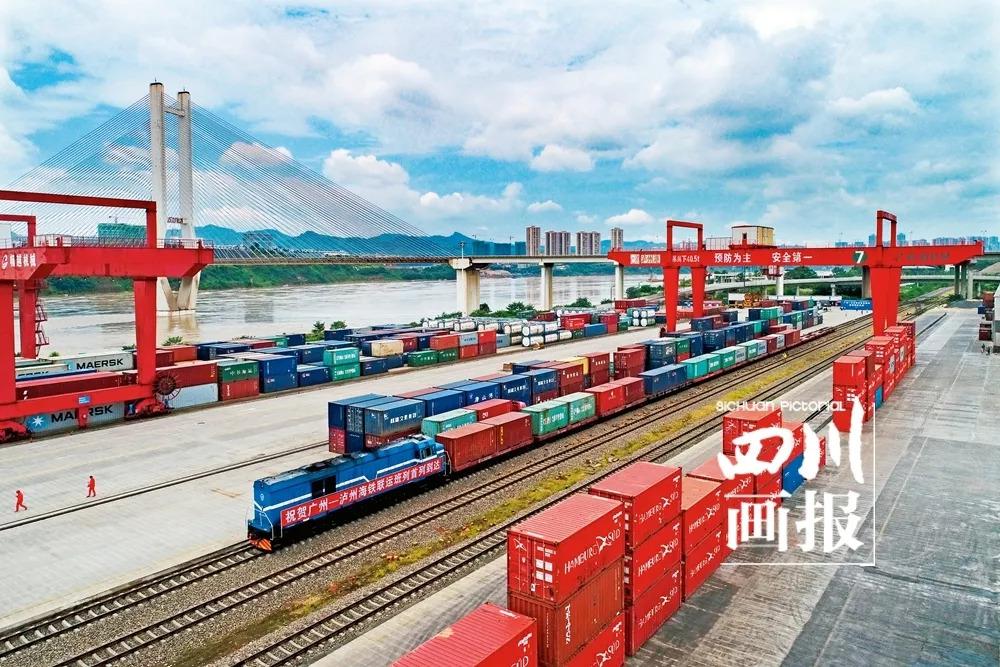 揭秘真相！關(guān)于2025年全年正版資料與港澳免費資料大全的全面解析與警示，警惕虛假宣傳！