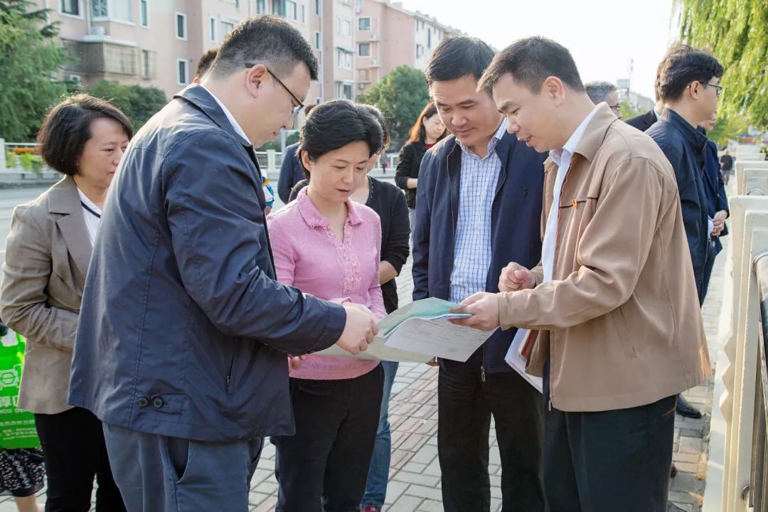 新泾镇领导团队引领下的城镇发展新篇章